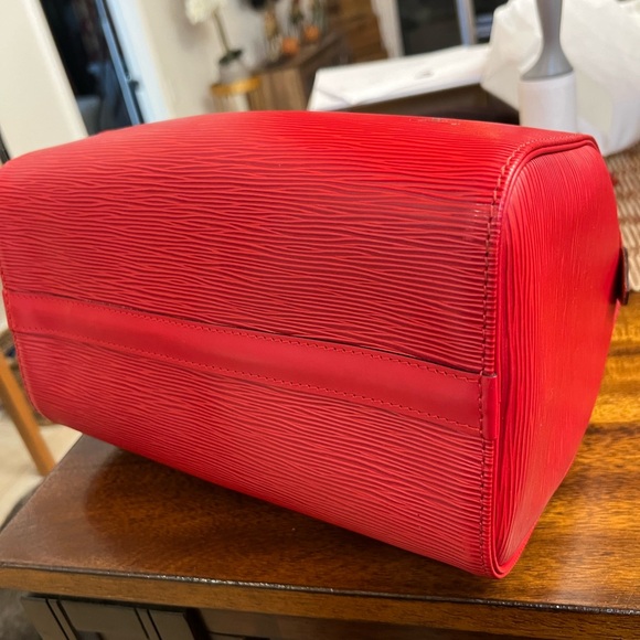 Preloved Red Epi Speedy 25 Louis Vuitton - Picture 5 of 11